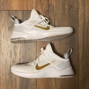 Nike White Women's Air Max Bella 2